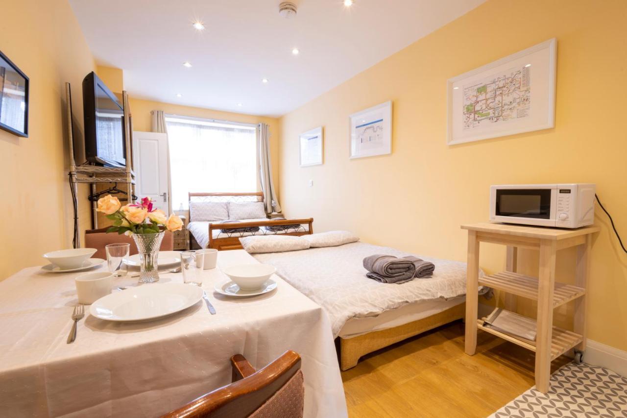 London Vegetarian Smoke & Pet Free En-Suite With Ev Parking Edgware Zewnętrze zdjęcie