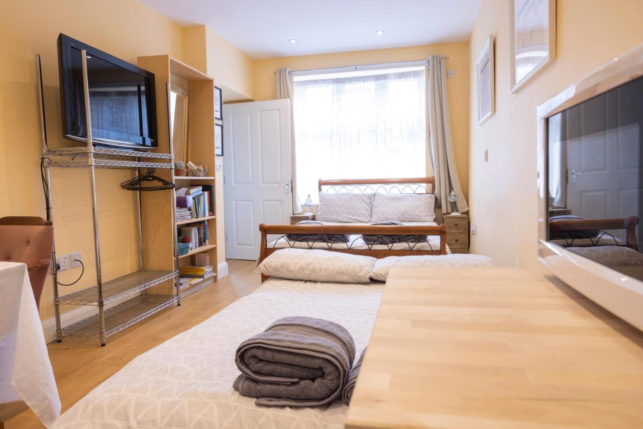 London Vegetarian Smoke & Pet Free En-Suite With Ev Parking Edgware Zewnętrze zdjęcie