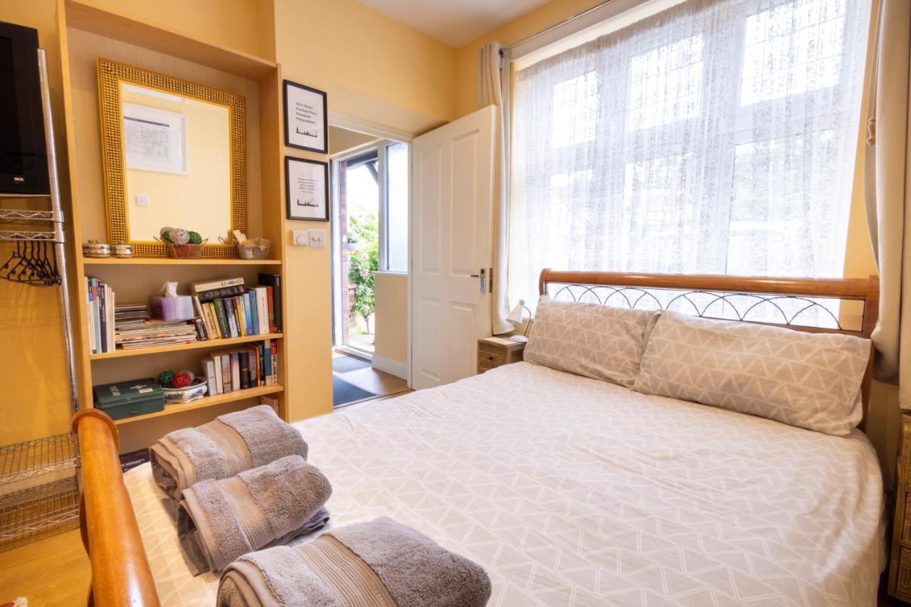 London Vegetarian Smoke & Pet Free En-Suite With Ev Parking Edgware Zewnętrze zdjęcie