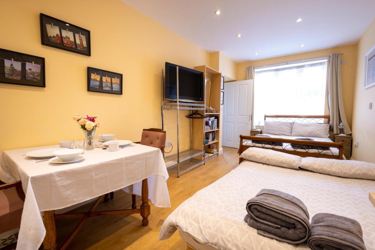 London Vegetarian Smoke & Pet Free En-Suite With Ev Parking Edgware Zewnętrze zdjęcie